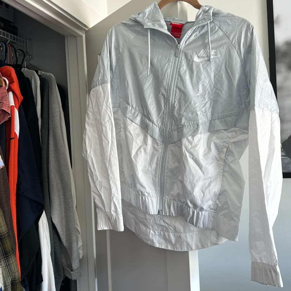 Nike wind breaker